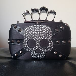 💀 Sequin Black & Silver Skull Clutch 💀